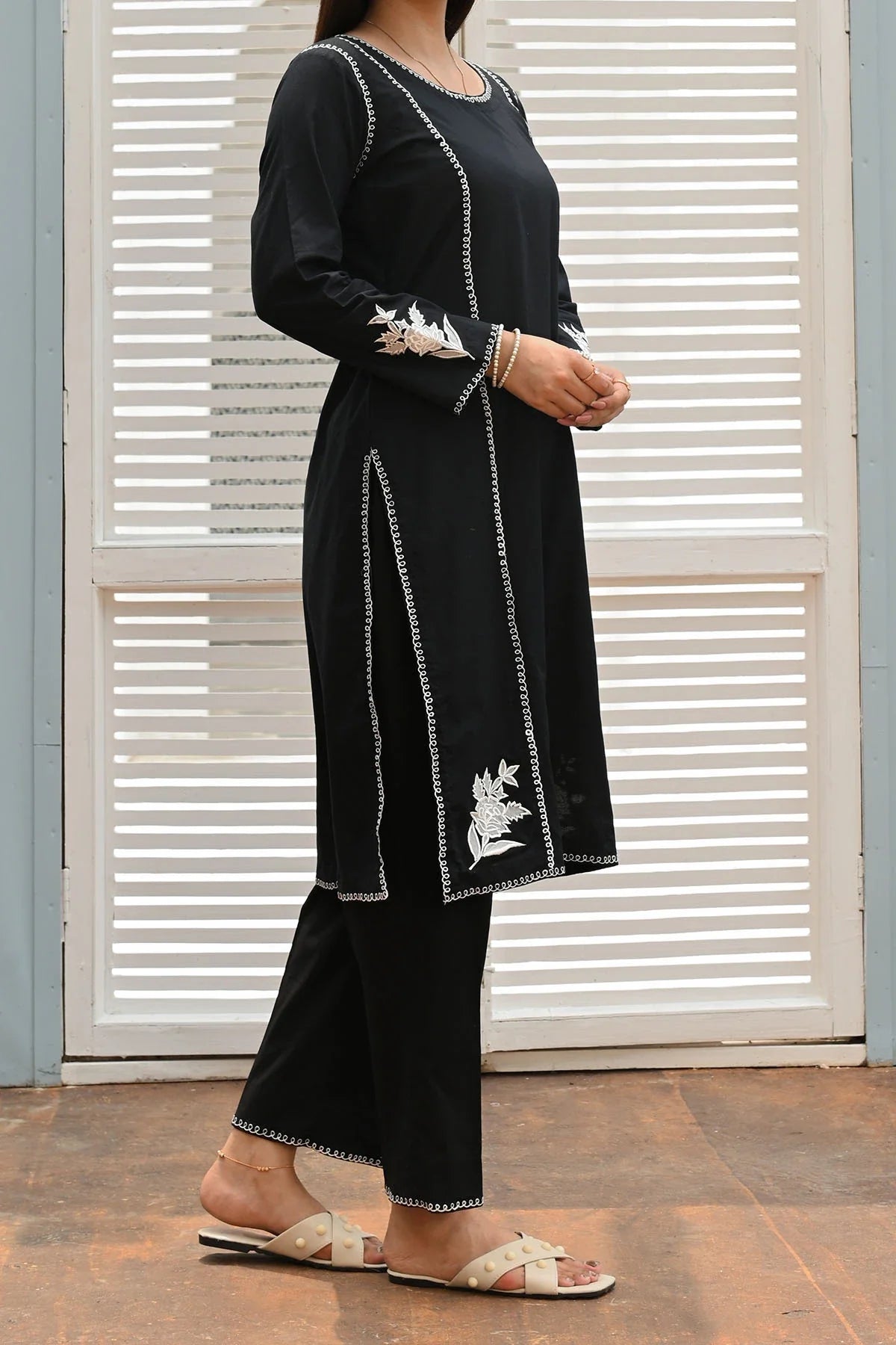 Black-Rose--2pc-Embroidered-2.webp