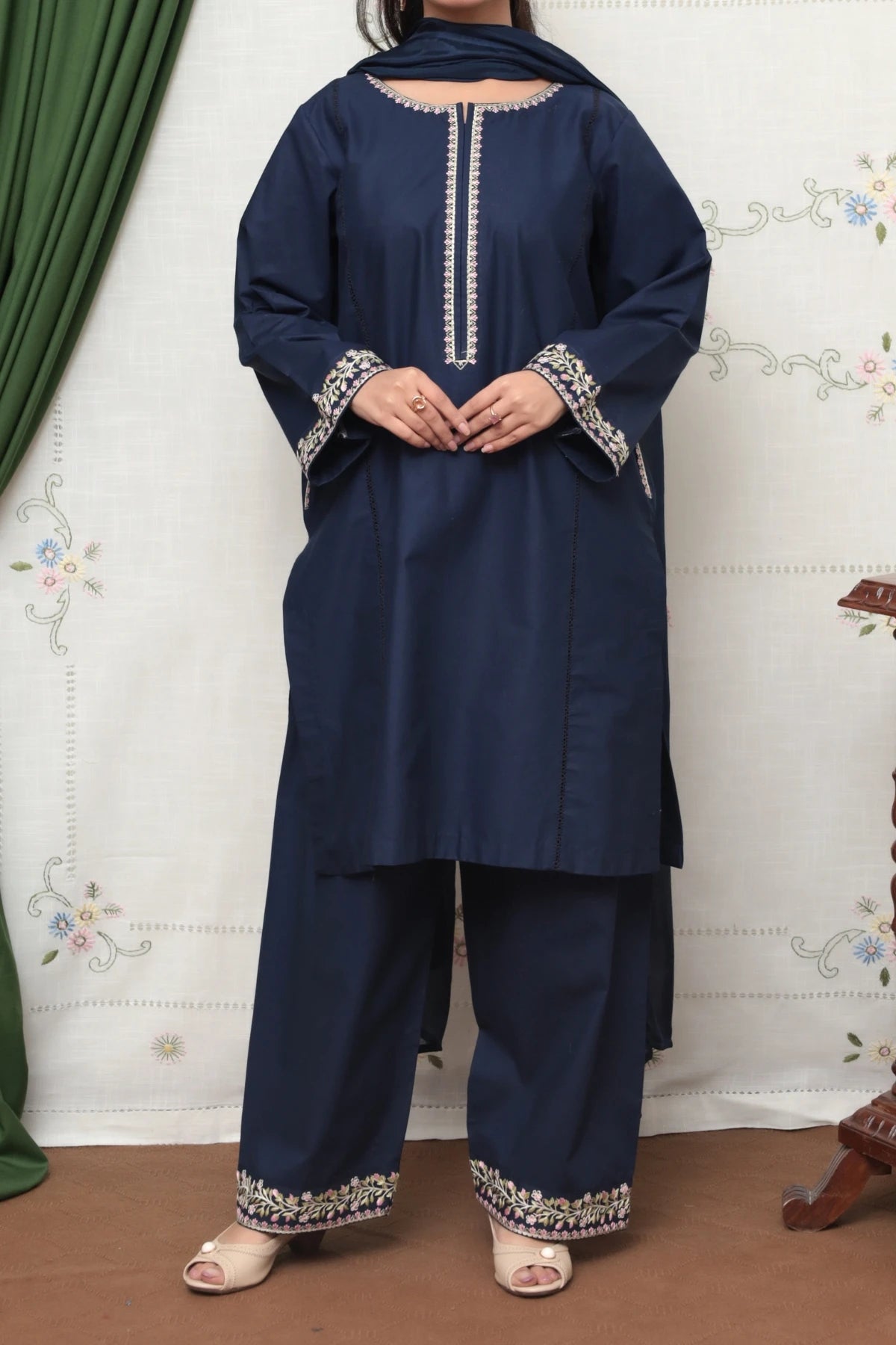neel-gul-kurta-2.webp