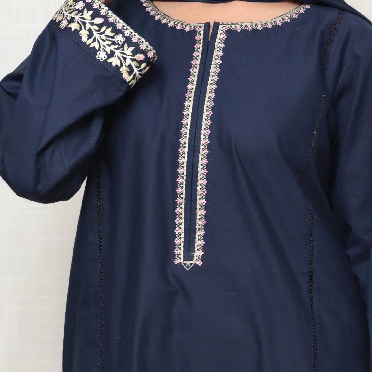 neel-gul-kurta-5.webp